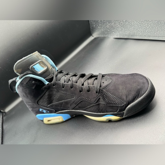 Jordan Black and Blue Sneakers Classic Design - Picture 6 of 12